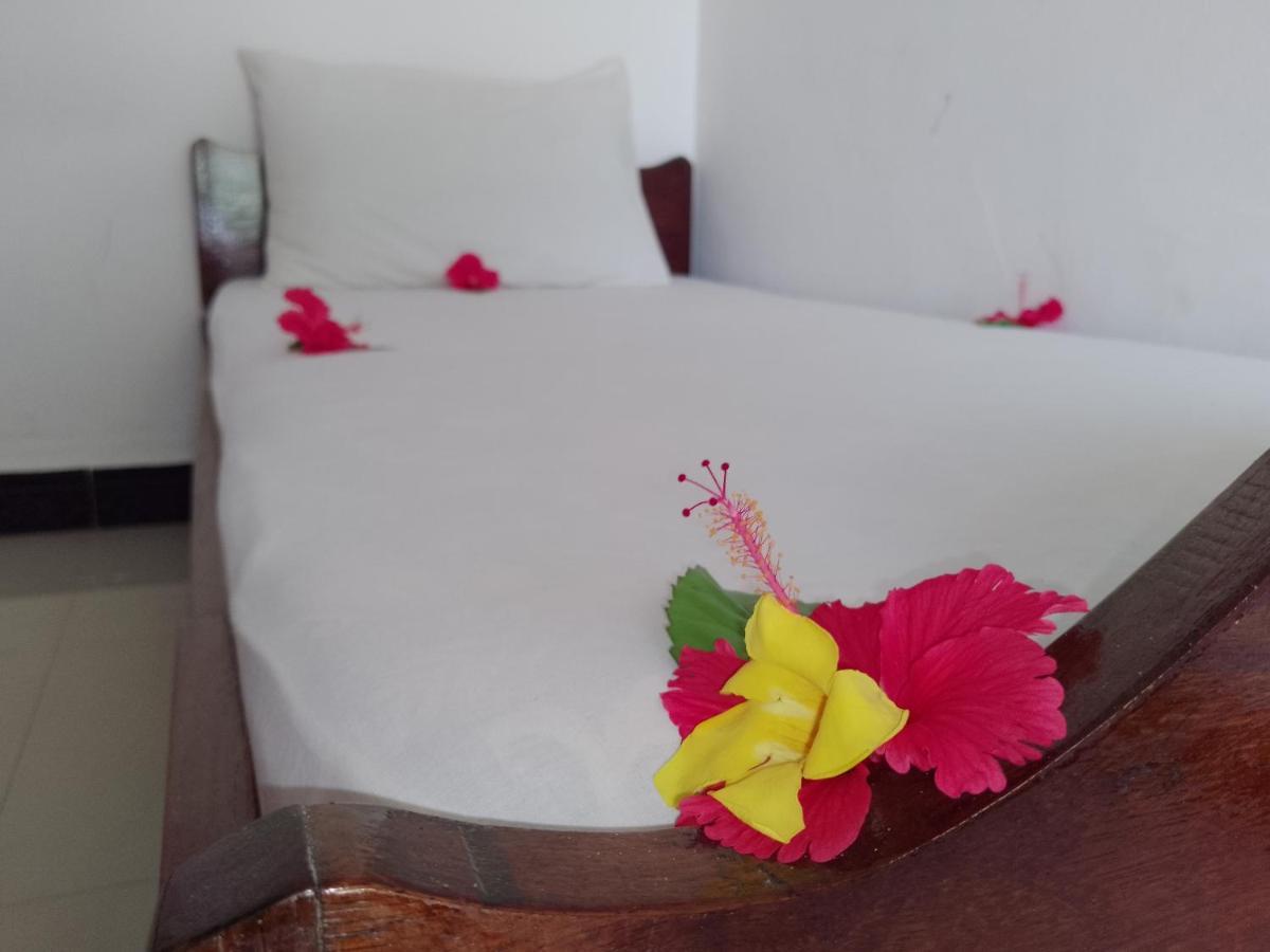 H & H Bungalows Nungwi Esterno foto