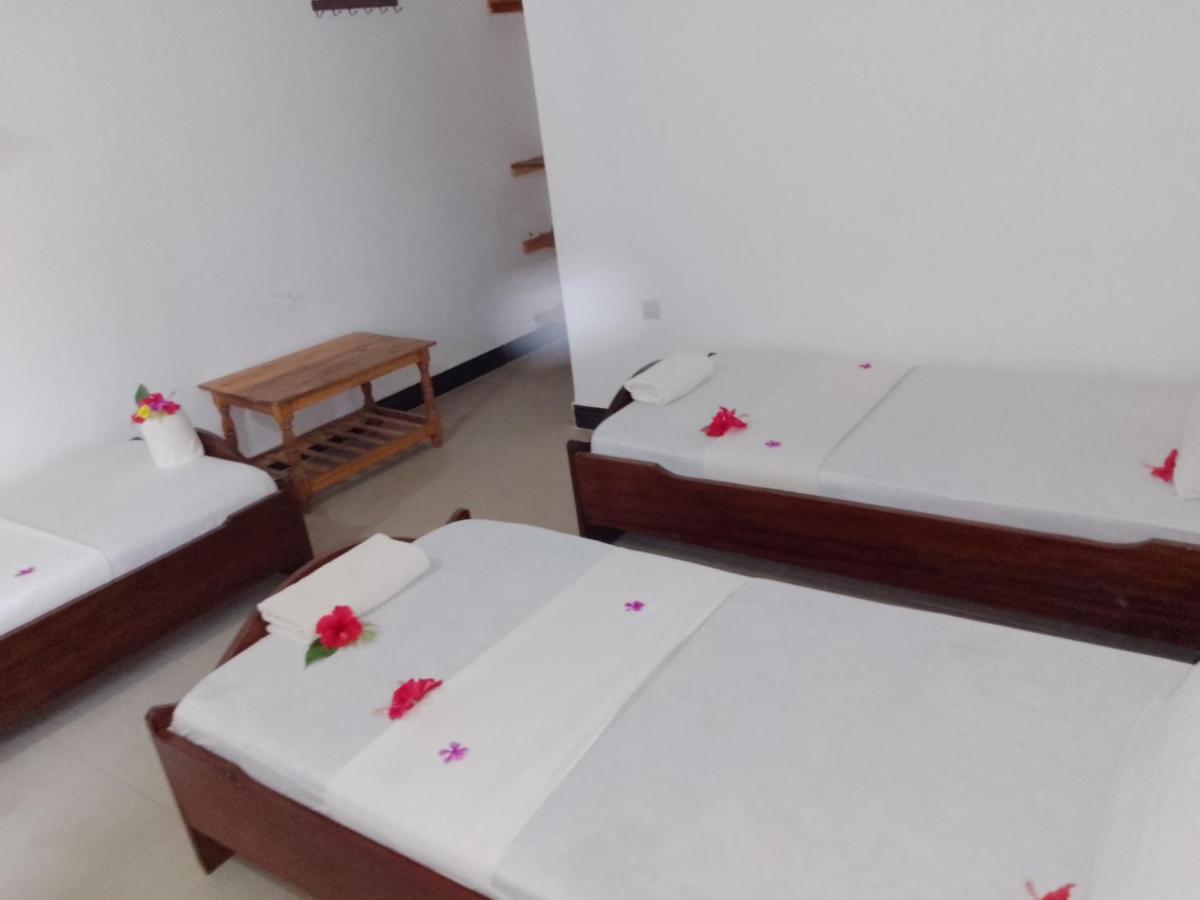 H & H Bungalows Nungwi Esterno foto